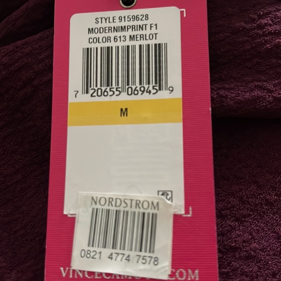 Vince Camuto Mondern Imprint side twist Crepe Top NWT - Picture 9 of 10